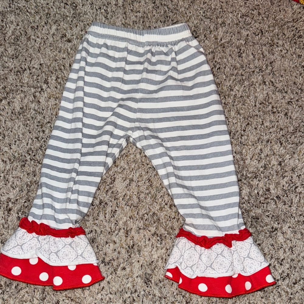 Holiday clothes- 5 pieces 2T/24 mo